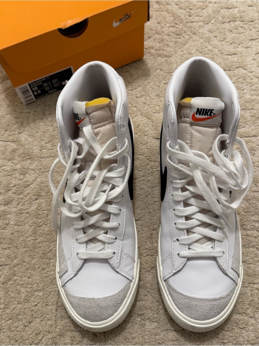 Nike Blazer Mid ‘77 Sneakers Women’s 10 - Picture 2 of 3